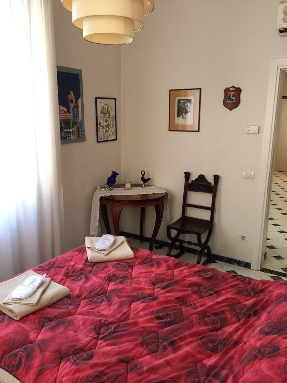 Appartamento Piazza San Marco Флоренция Стая снимка