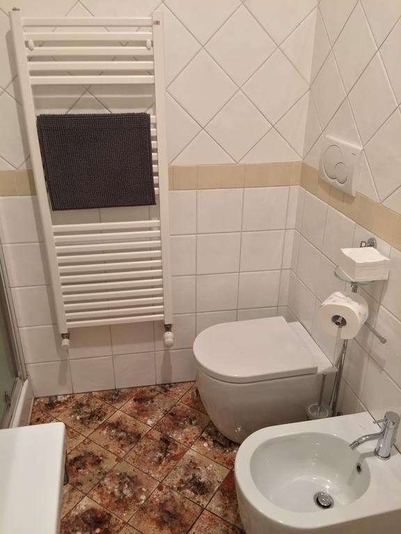 Appartamento Piazza San Marco Флоренция Стая снимка